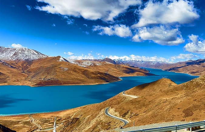 Yamdrok Lake